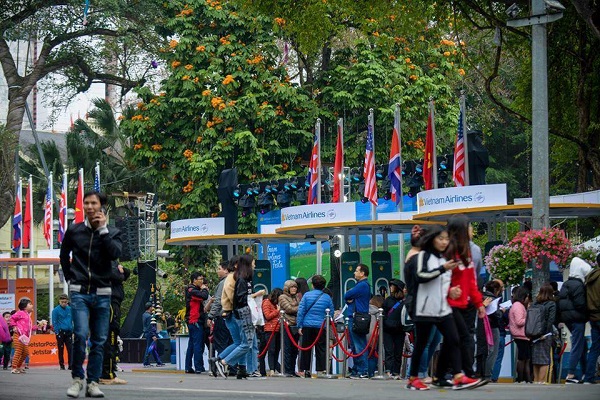 p17banh min sandochi hoa cung giai dieu soi dong cua mua he chau au tai ha noi 1
