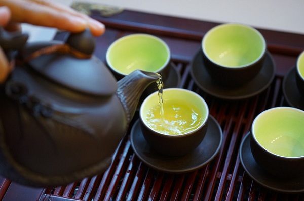 du xuân thưởng trà ngày tết